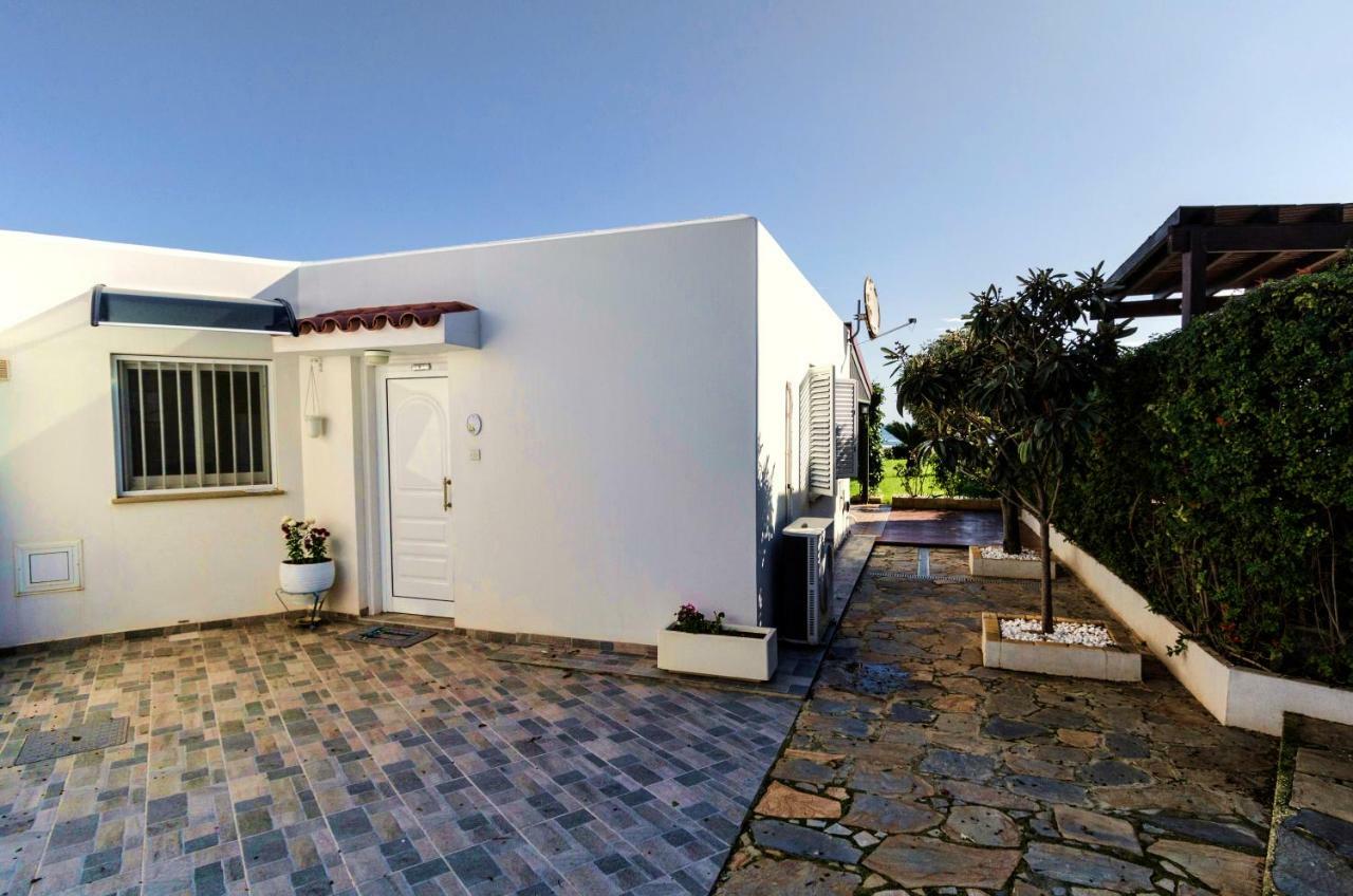 Blue Bay Beach House Larnaka Exterior foto